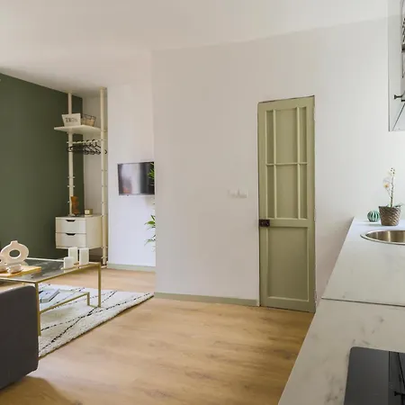 Comfortable Retreat Near Parc Monceau Lejlighed *