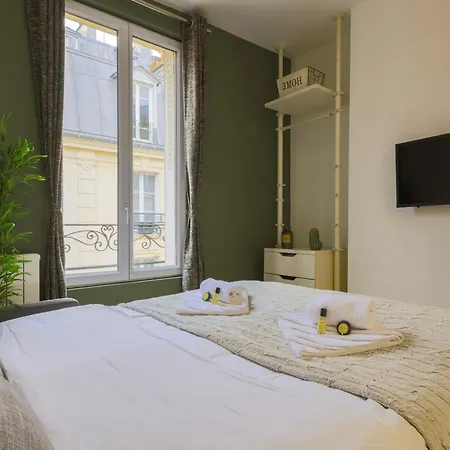 Comfortable Retreat Near Parc Monceau Lejlighed *