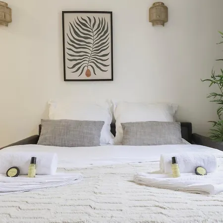 Comfortable Retreat Near Parc Monceau 파리